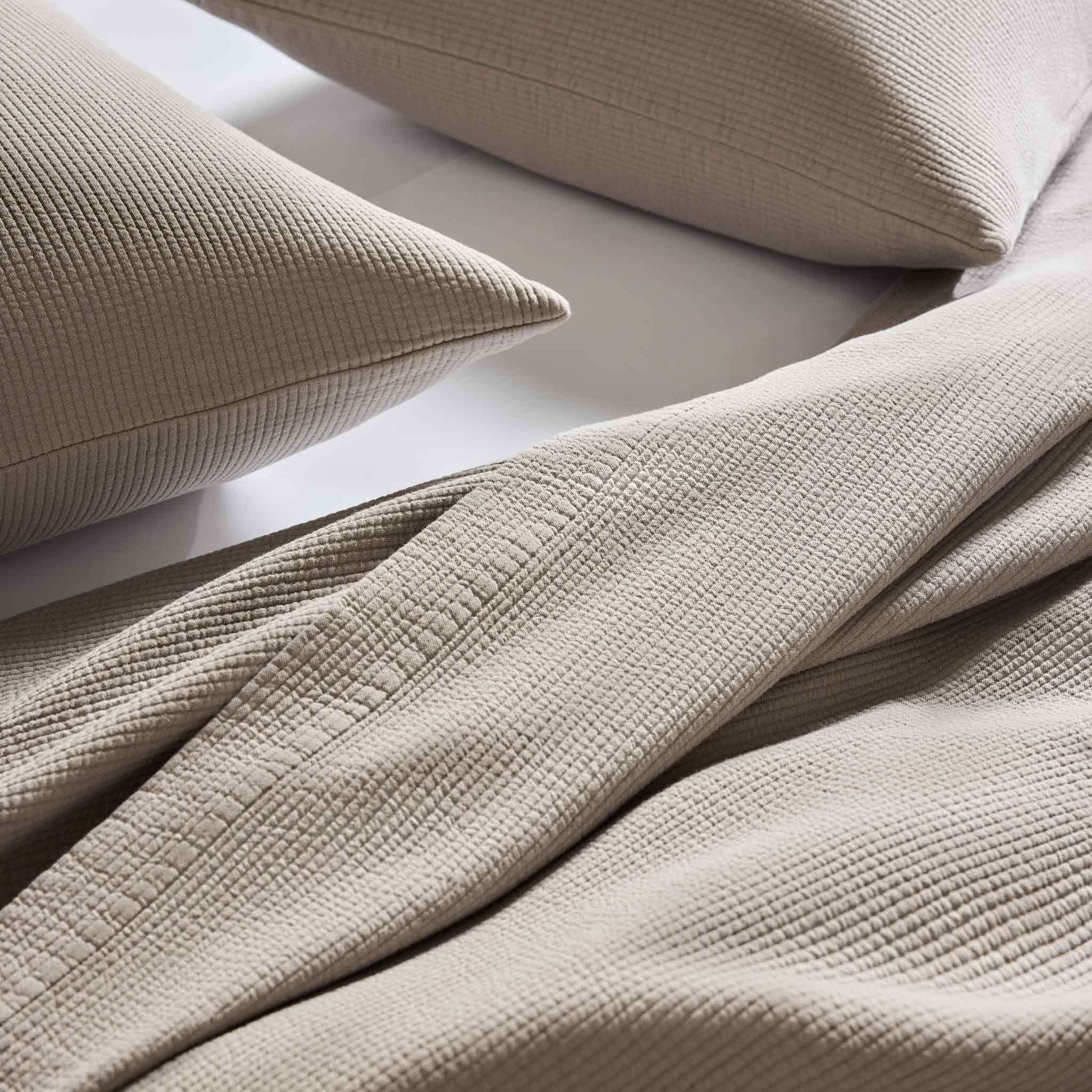 Ribbed Matelasse Quilt - Image 8